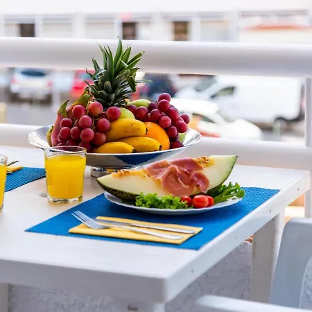 320 Bright Accommodation, Sea View, Wi Fi And Pool *