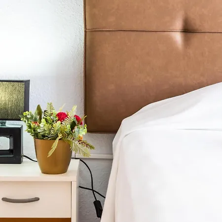 320 Bright Accommodation, Sea View, Wi Fi And Pool