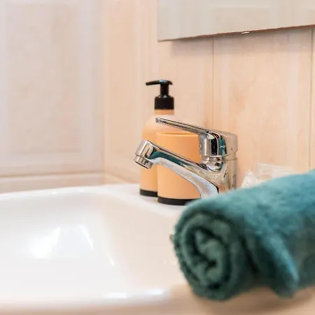320 Bright Accommodation, Sea View, Wi Fi And Pool *
