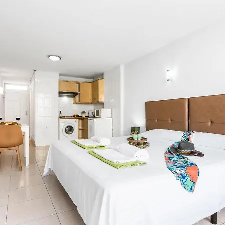 Daire 320 Bright Accommodation, Sea View, Wi Fi And Pool Playa de las Américas