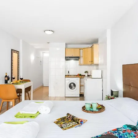 320 Bright Accommodation, Sea View, Wi Fi And Pool